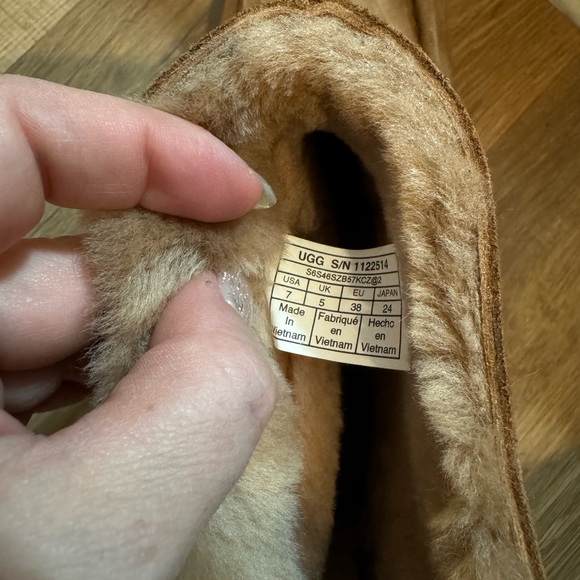 Chestnut Ugg Boot - Picture 2 of 8